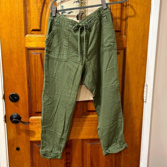 Old Navy Pants & Jumpsuits Nwot Large Old Navy Green Gauze Crop